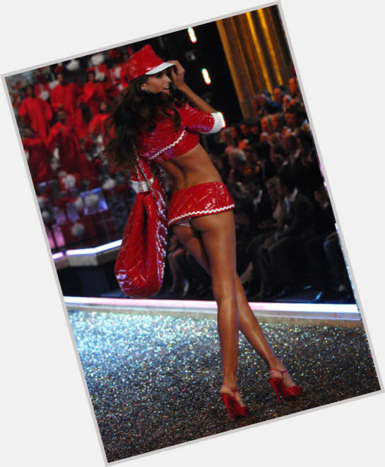 Izabel Goulart sexy 5
