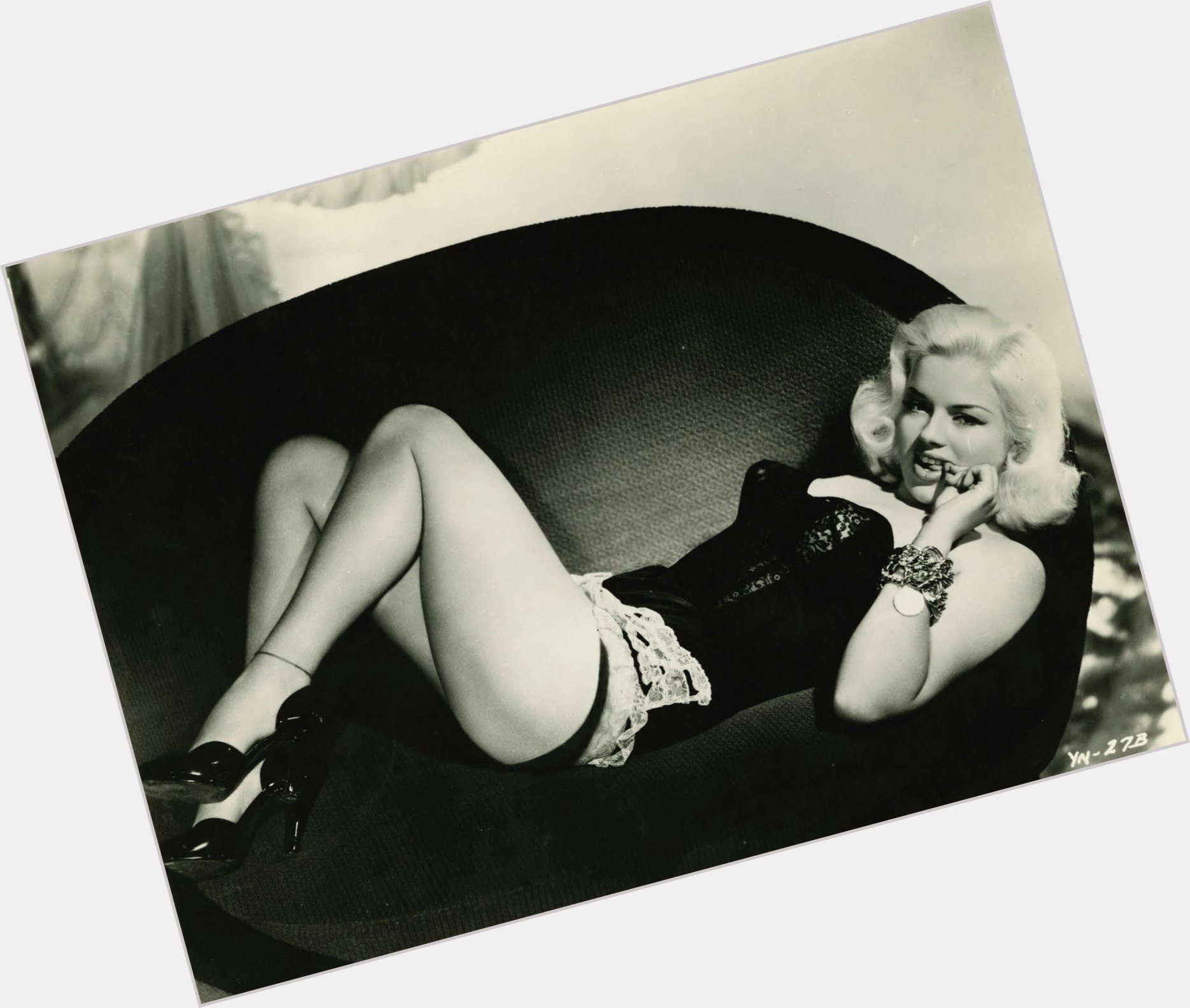 diana dors measurements 9